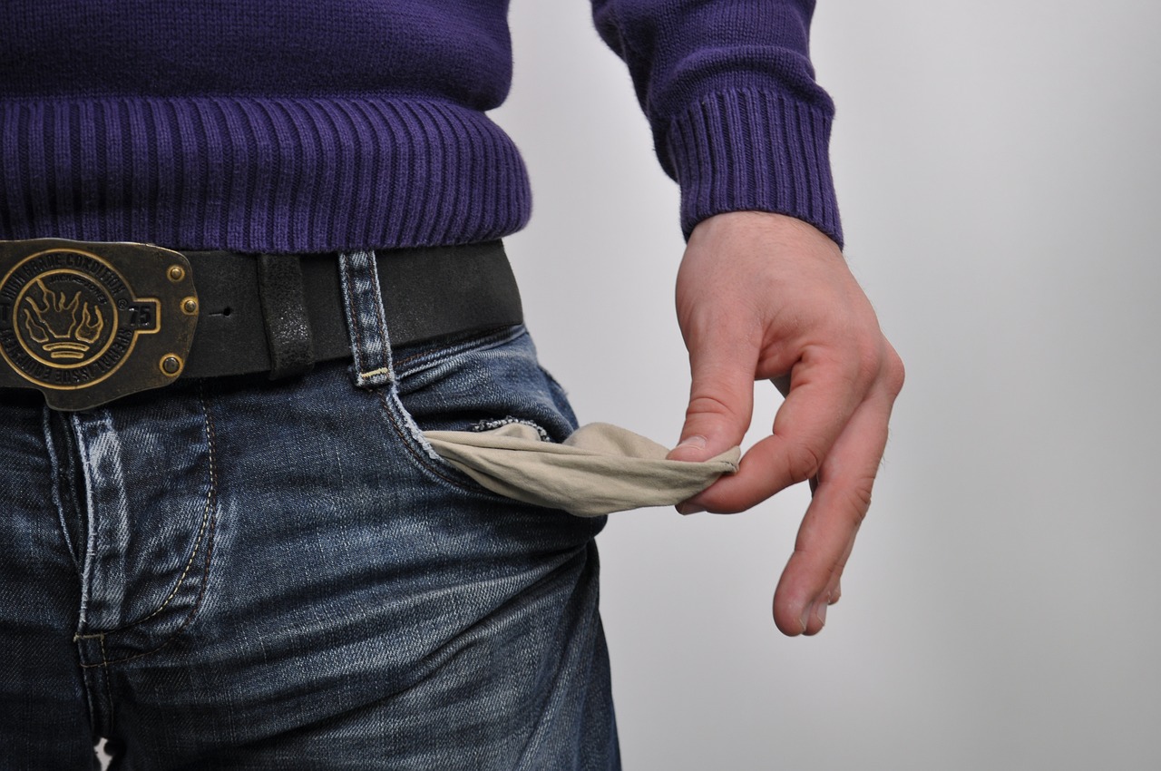 なぜお金がたまらないのか、その理由と解決策は？