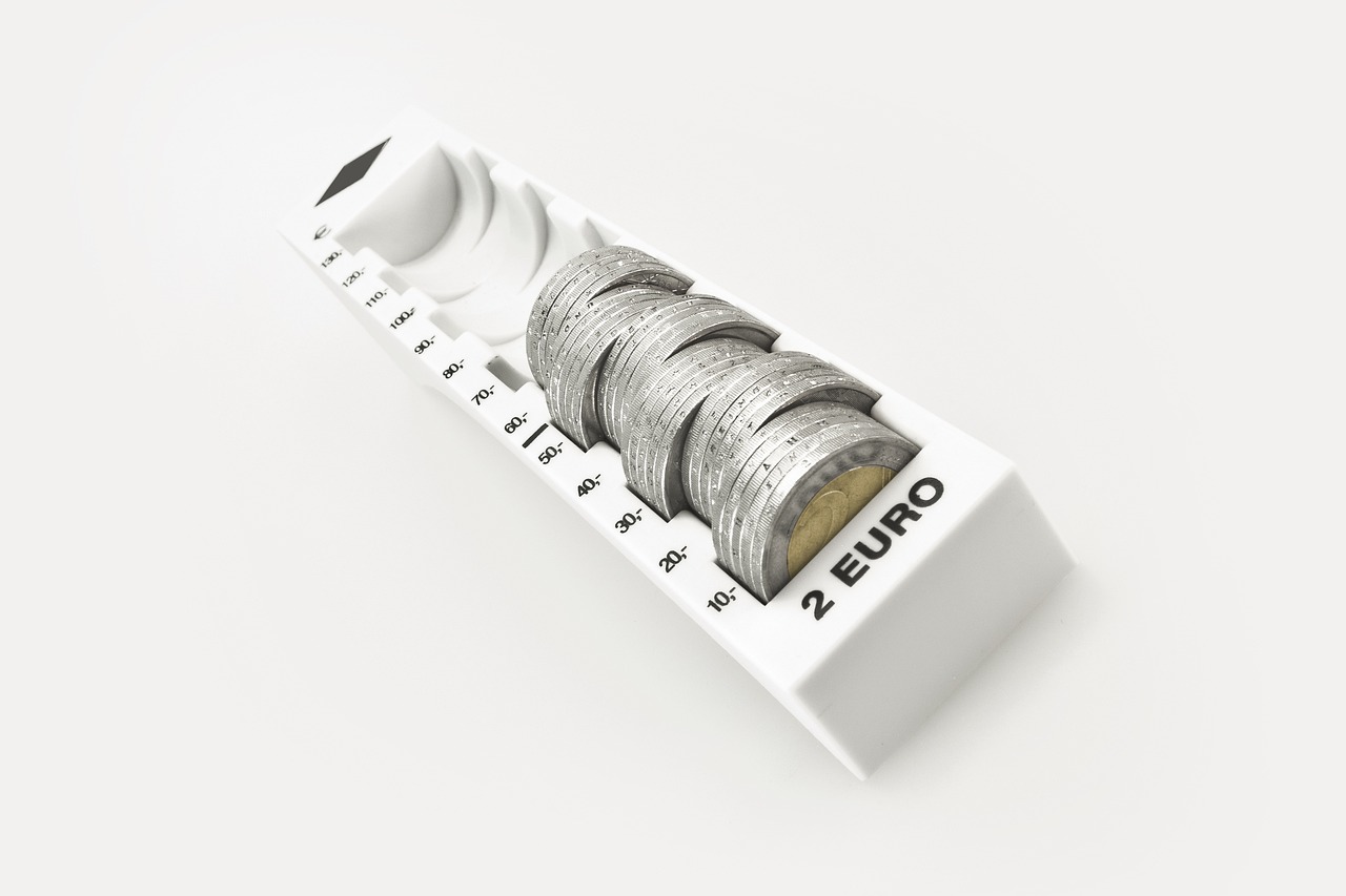 楽天家計簿とマネーフォワードの比較でどちらが優れているのか？