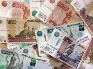 貯金100万を達成するために必要な年数は20万で足りるのか？