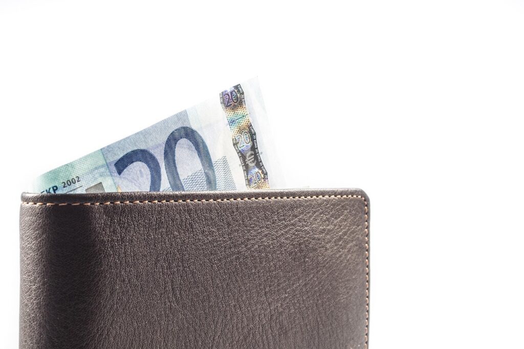 手取り20万でズボラでもできる貯金と収入の増やし方は？